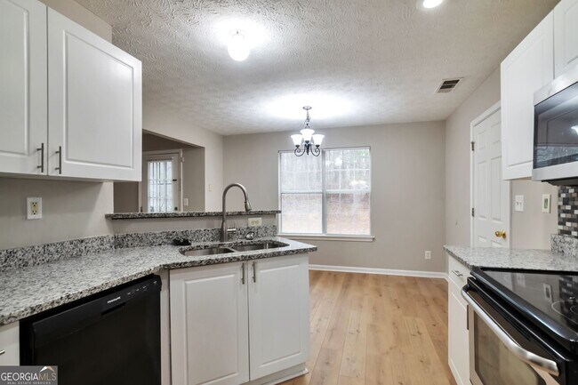 Building Photo - 5901 Valley Green Rd