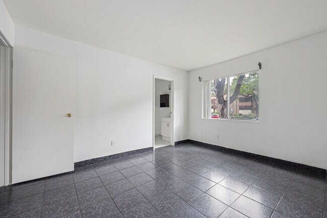 Building Photo - 5462 Adobe Falls Rd