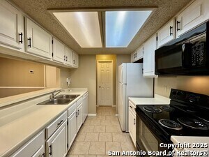 Building Photo - 4839 Brandeis St
