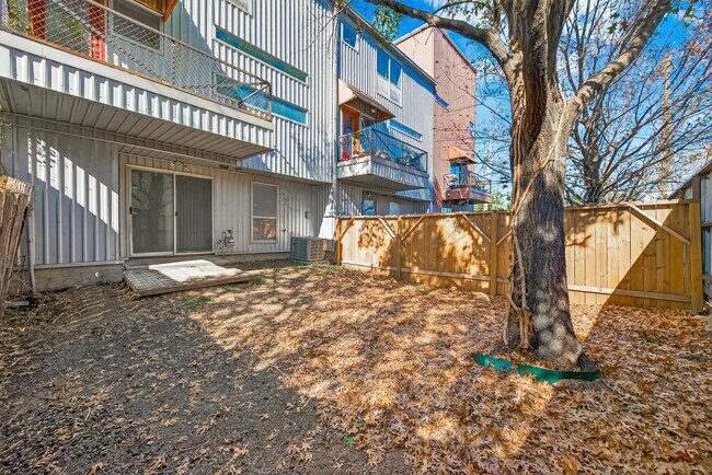 Building Photo - 6911 Yellowstone Way Dr