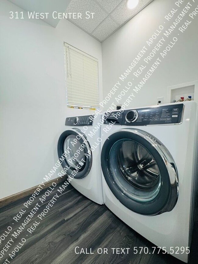 Building Photo - 311 W Center St