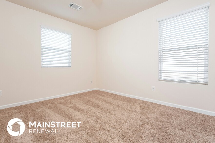 Building Photo - 2507 Queen Bee Dr