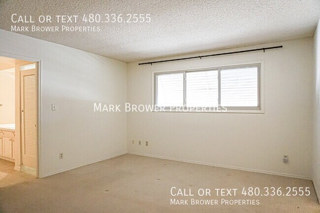 Building Photo - 8726 E Sells Dr