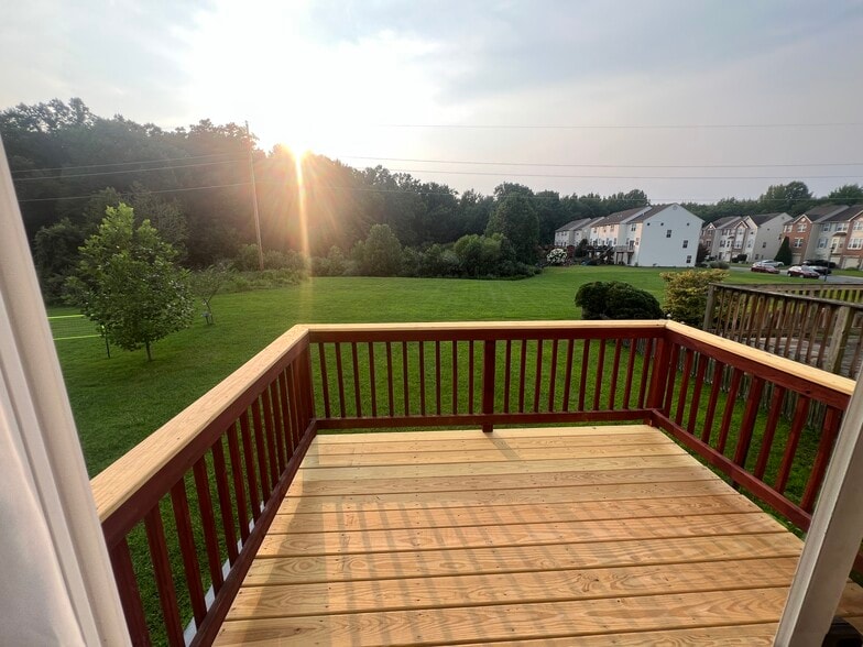 Building Photo - 8 Dolmen Ln
