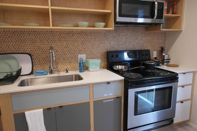 Building Photo - 1605 South Main St