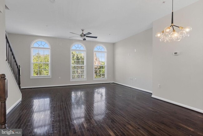 Building Photo - 1706 Fernwood Dr