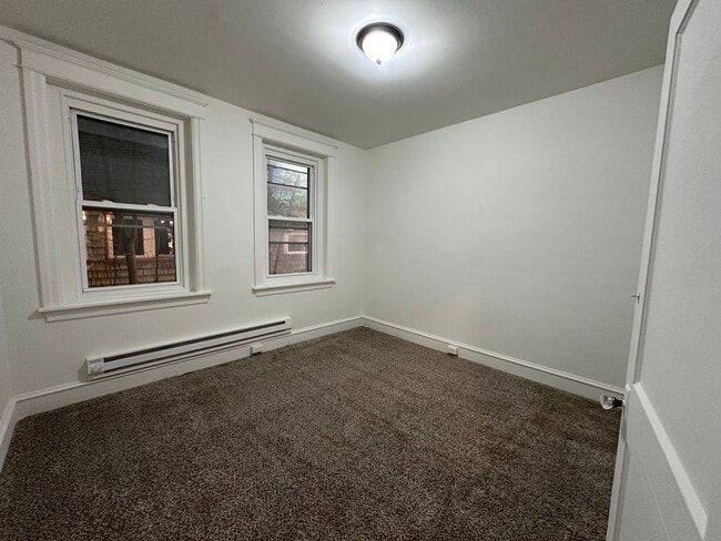 Building Photo - Newly Renovated 3 Bedroom House