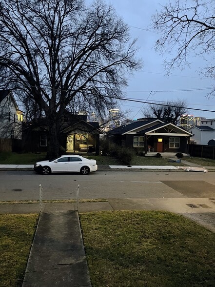 Building Photo - 509 19th Ave N