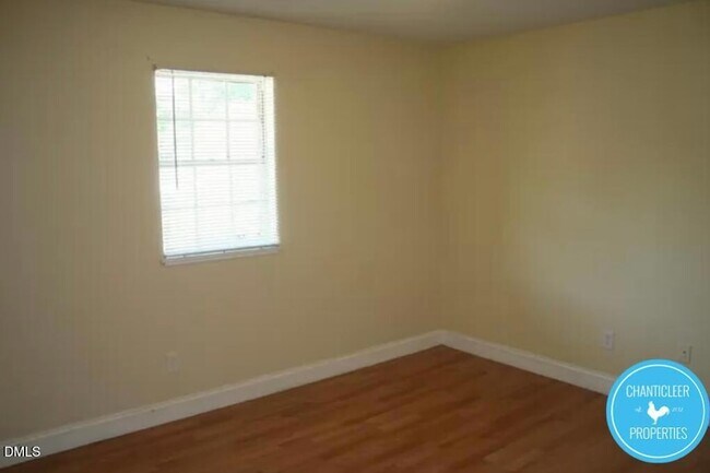 Building Photo - 115 Florence St