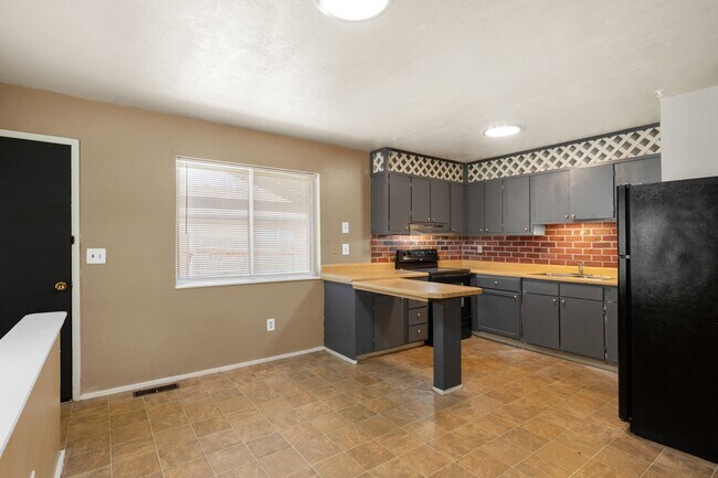 Building Photo - 1114 Ransome Ct