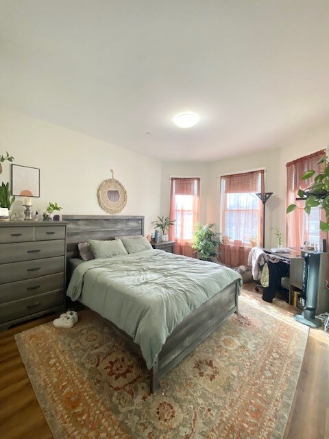 Building Photo - 843 Columbia Rd