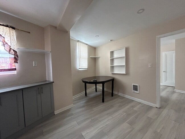 Building Photo - 1632 W Passyunk Ave