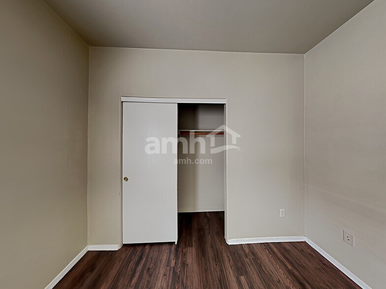 Building Photo - 307 E Camino Limon Verde