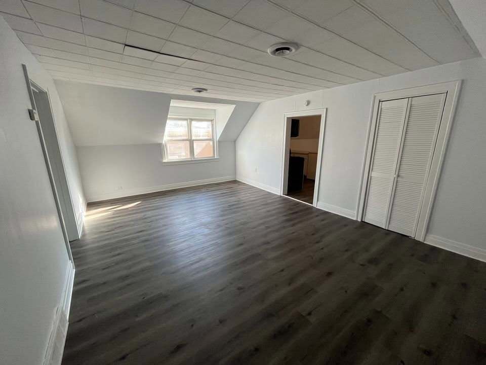 Building Photo - 1111 Circle Ave