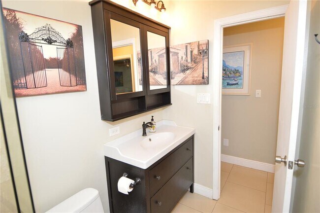 Building Photo - 3873 Pompano Dr SE