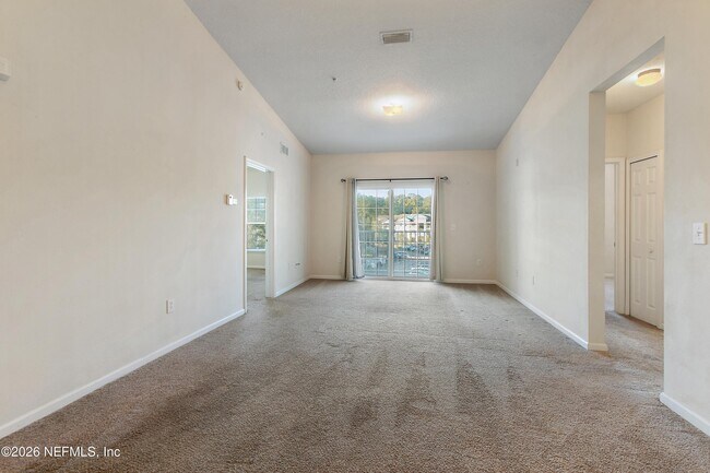 Building Photo - 8201 Green Parrot Rd