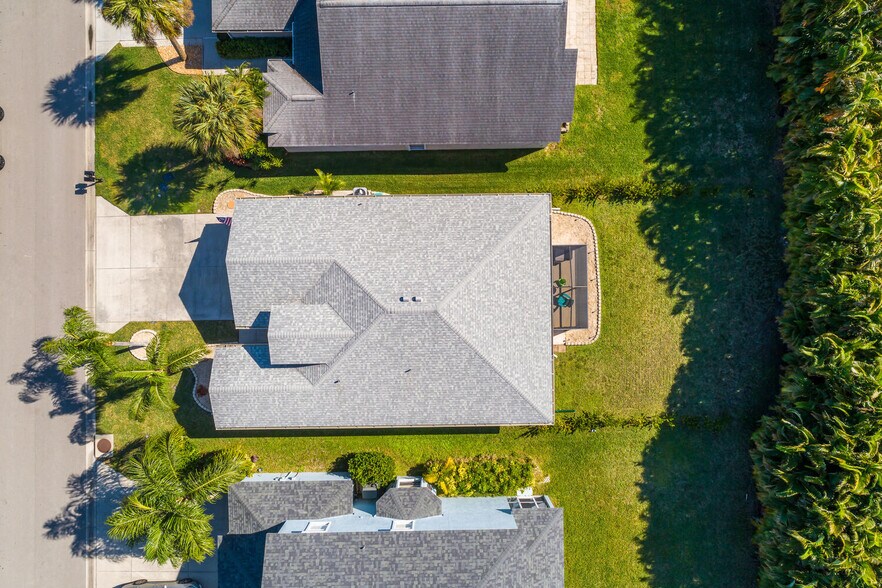 Building Photo - 21572 Brixham Run Loop