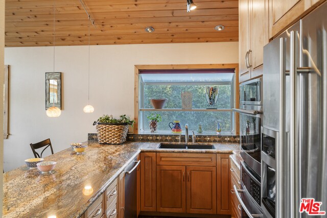 Building Photo - 22139 Alta Dr