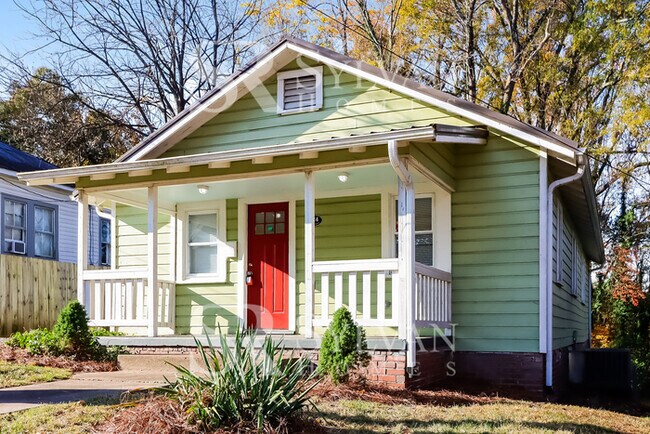 Building Photo - Lease today! No extra charge for contentment and relaxation!