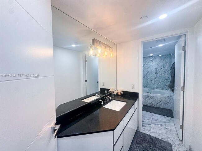 Building Photo - 5757 Collins Ave