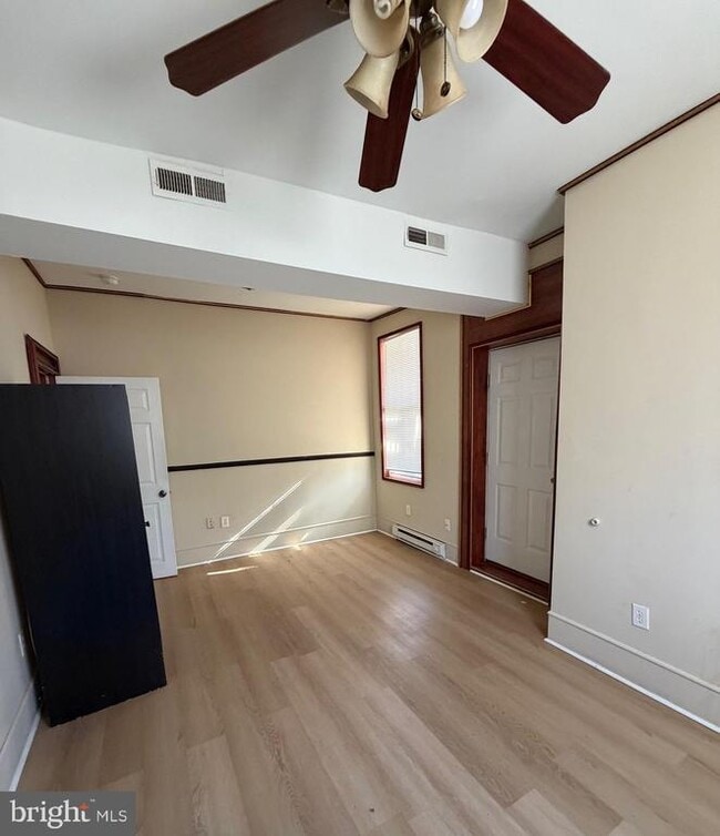 Building Photo - 2735 W North Ave