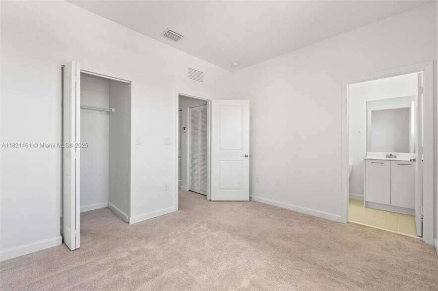 Building Photo - 12154 NW 24th Ct