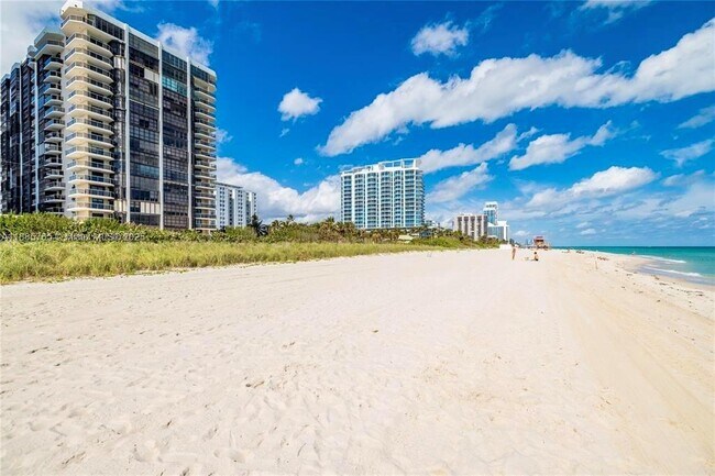 Building Photo - 6423 Collins Ave