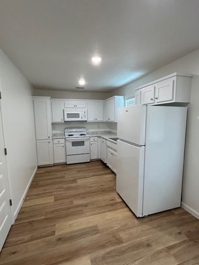 Building Photo - 314 Tomlinson Dr