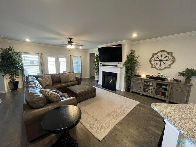 Building Photo - 7011 Nearpath Dr NW