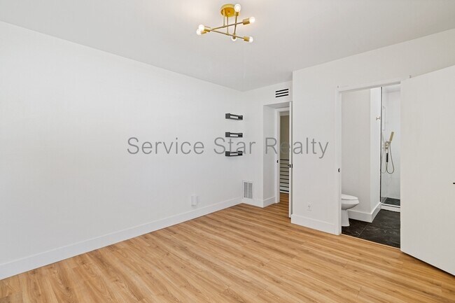 Building Photo - 4860 N 73rd St