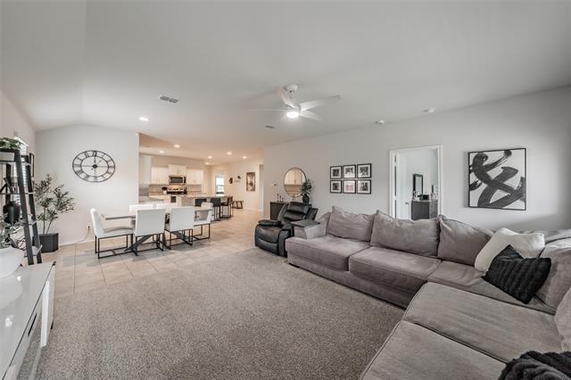 Building Photo - 104 Piping Rock Dr