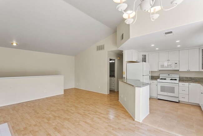 Building Photo - 89 Fleurance St