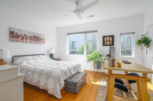 Building Photo - 1003 S 17th St