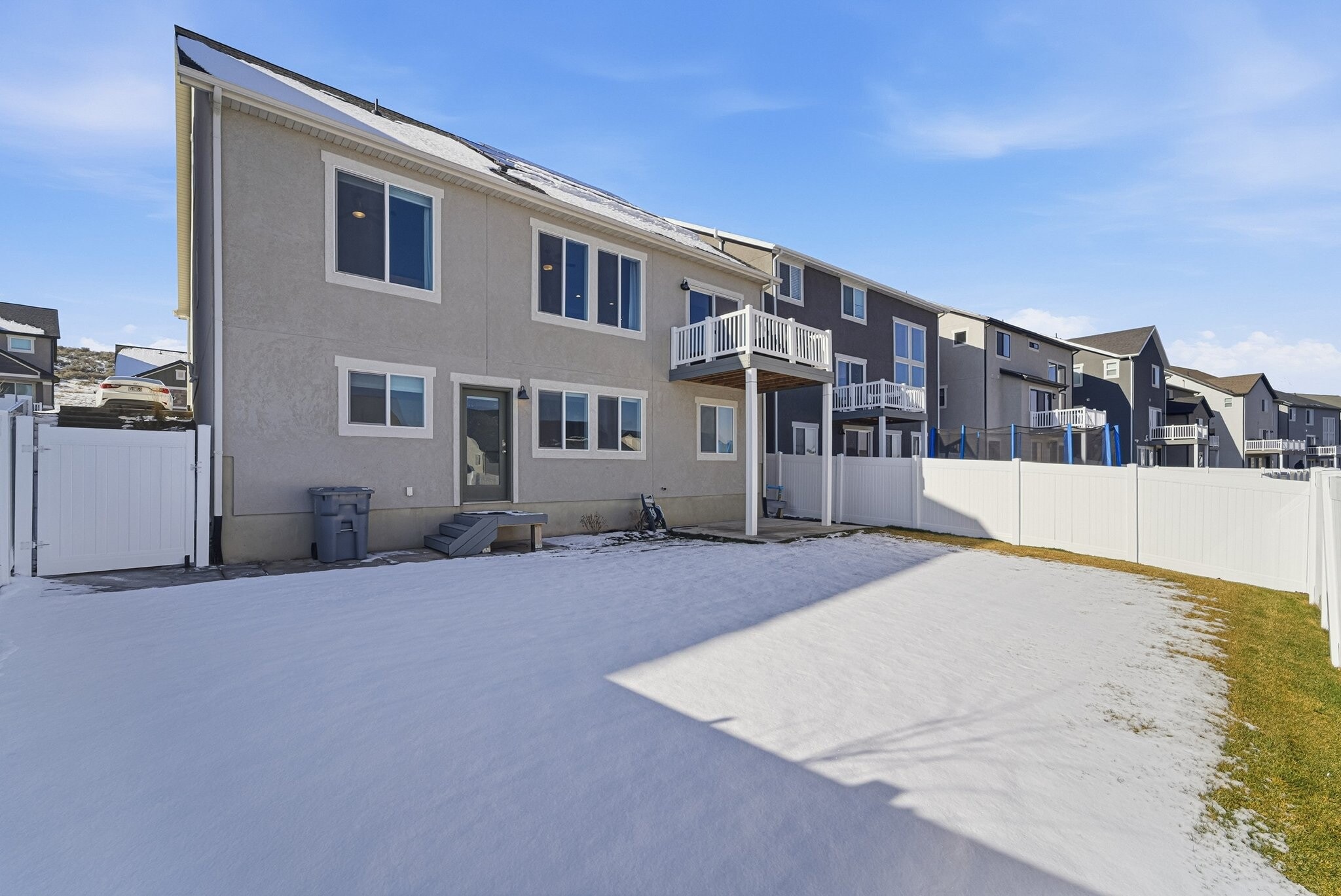 Building Photo - 682 N Bennedict Dr