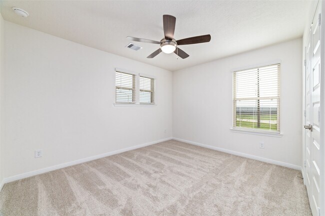 Building Photo - 7731 Coral Ky Dr