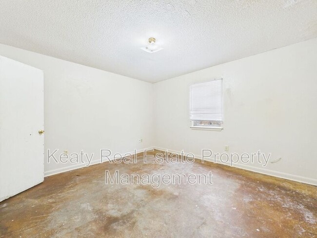 Building Photo - 102 Dorchester St