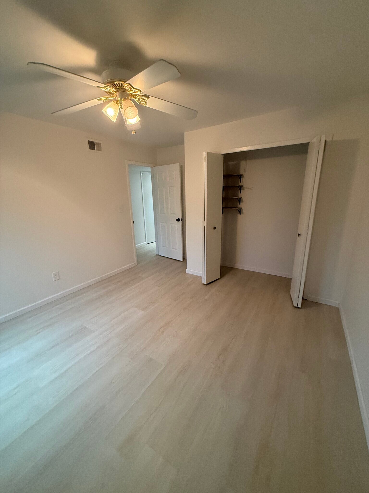 Building Photo - 509 E University Dr