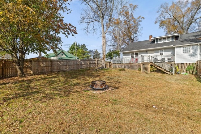 Building Photo - 207 Culberson Ave