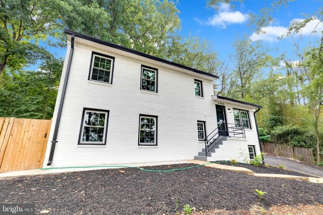 Building Photo - 3009 S Hill St