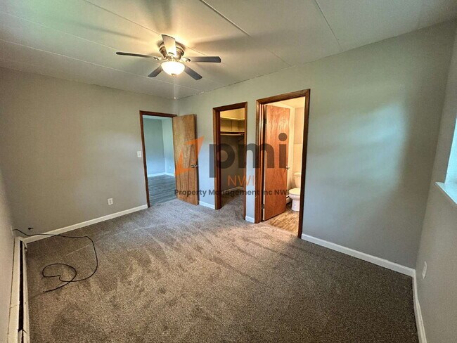 Building Photo - Modern 1 Bedroom Apartment in the Heart of...