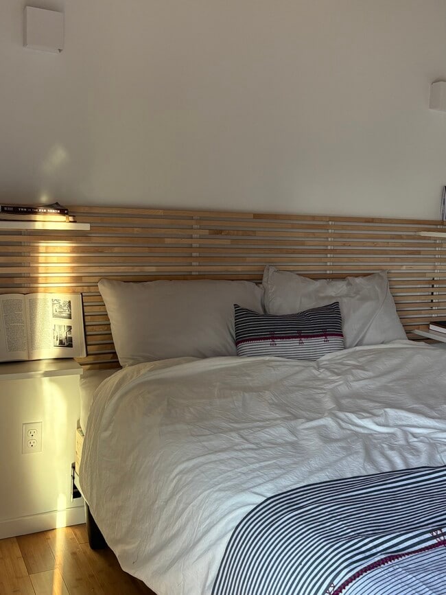 Building Photo - 2950 Fairview Ave E