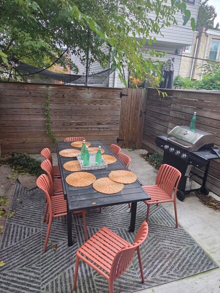 Building Photo - 539 McKean St