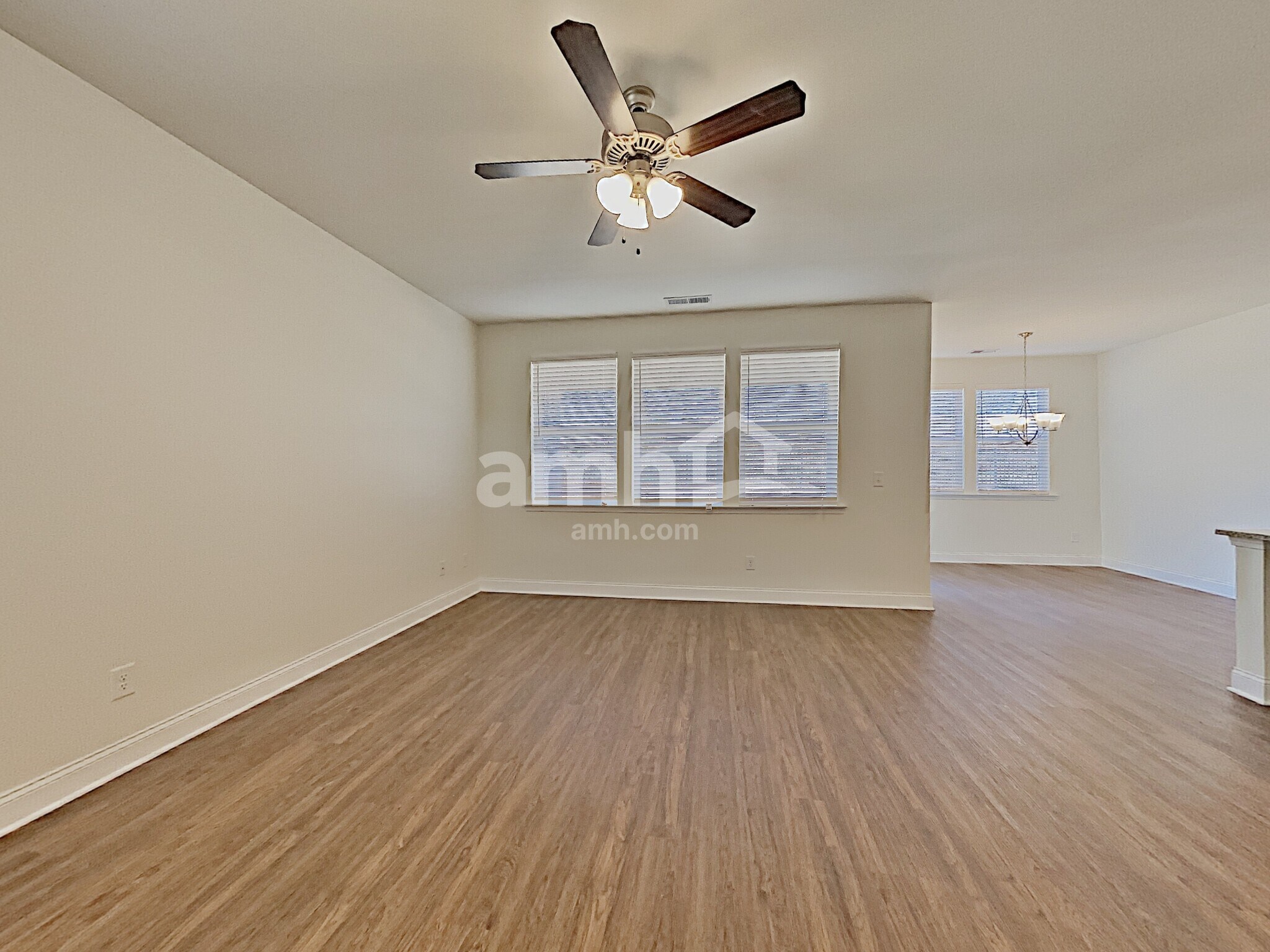 Building Photo - 214 Lake Vista Dr