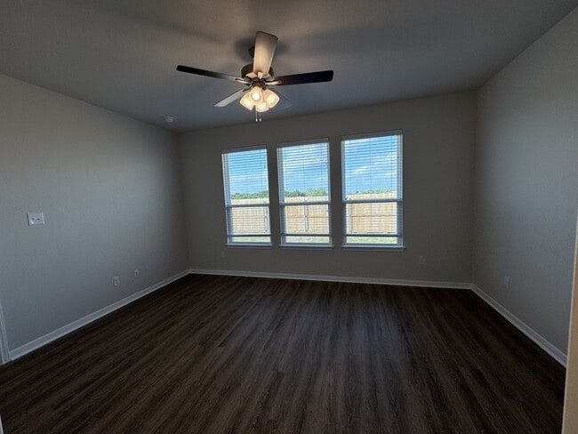 Building Photo - 8718 Happy Vly Dr