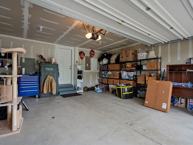 Building Photo - 202 N Sydney Ct