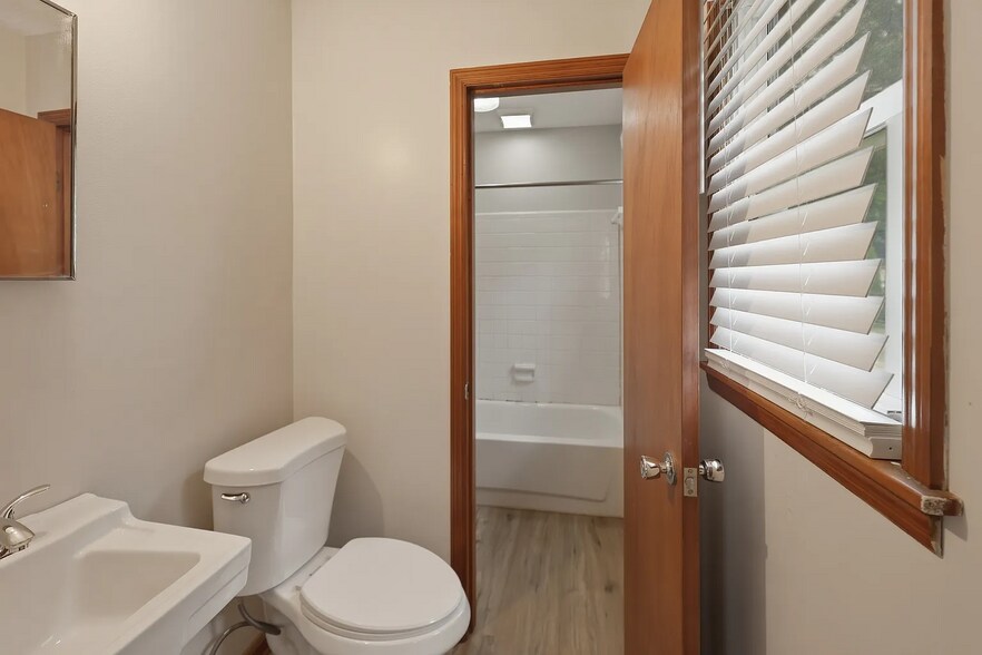 Building Photo - 4442 Millvale Dr SW