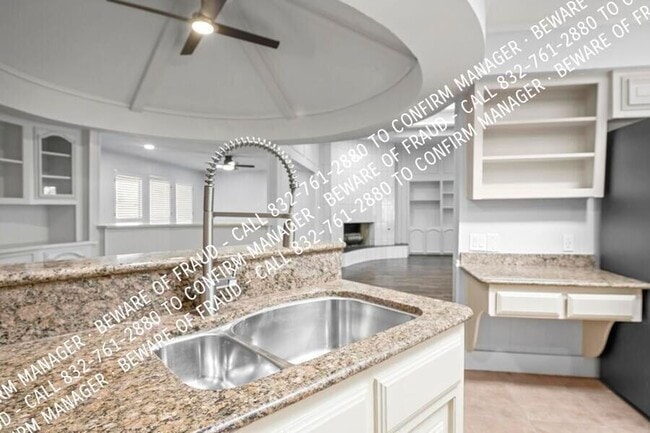 Building Photo - 9145 Drumcliffe Ln