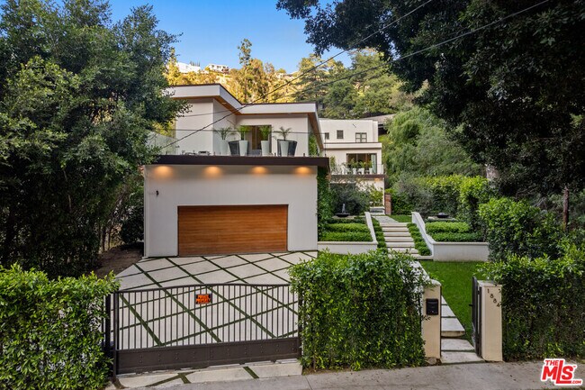 Building Photo - 1884 Laurel Canyon Rd
