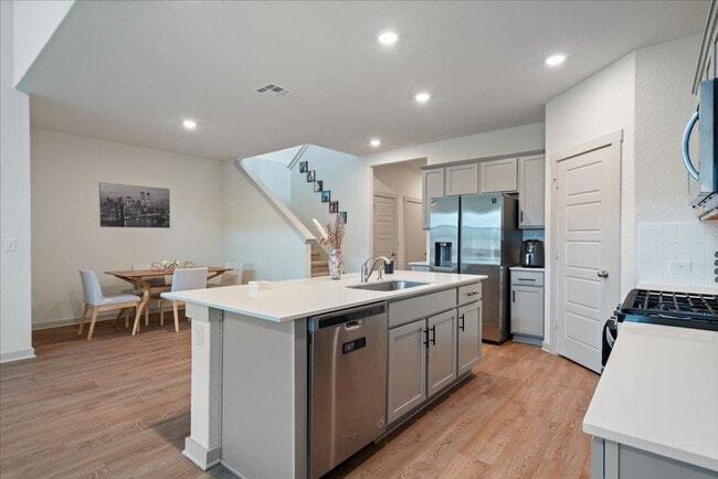 Building Photo - 13705 Mcarthur Dr