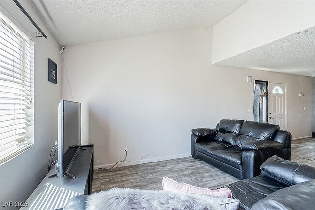 Building Photo - 5168 Garden Ln